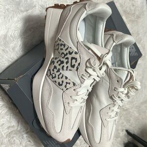 Womens New Balance 327